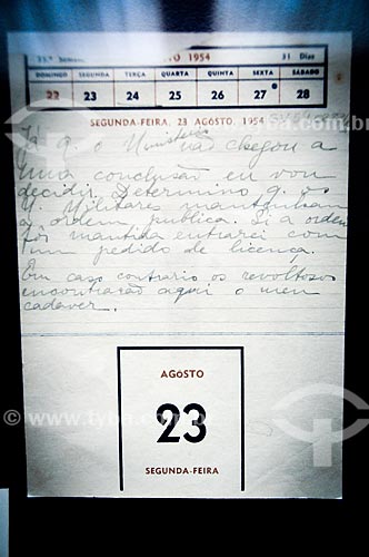  Subject: Annotation made ??by Alzira Vargas during the last ministerial meeting, recording the decision to Getulio Vargas to get away from the Presidency of the Republic on exhibition at Getulio Vargas Room of Museum of Republic - old Catete Palace  