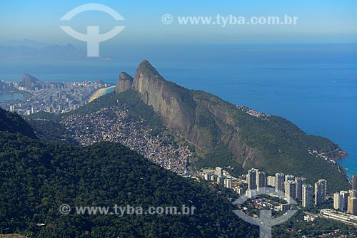  Subject: View of Morro Dois Irmaos (Two Brothers Mountain) from Rock of Gavea / Place: Barra da Tijuca neighborhood - Rio de Janeiro city - Rio de Janeiro state (RJ) - Brazil / Date: 07/2013 