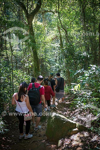  Subject: Peoples at trail of Rock of Gavea / Place: Barra da Tijuca neighborhood - Rio de Janeiro city - Rio de Janeiro state (RJ) - Brazil / Date: 07/2013 