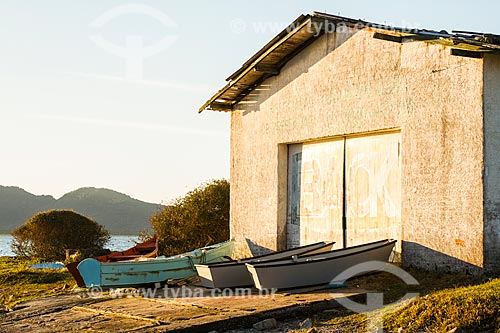  Subject: Boats in front of a boat house at Armacao Beach / Place: Florianopolis city - Santa Catarina state (SC) - Brazil / Date: 07/2013 