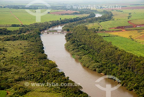  Subject: Aerial view of rail bridge over Pardo River / Place: Pontal city - Sao Paulo state (SP) - Brazil / Date: 05/2013 