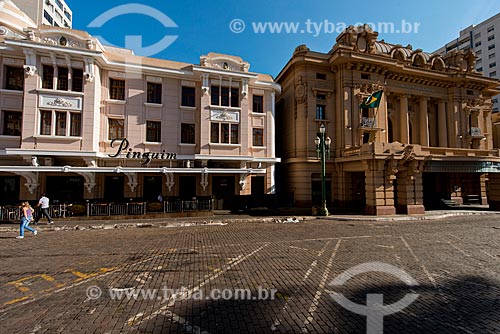  Subject: Meira Junior Building - where functioned to Pinguim Choperia to the left and Pedro II Theater (1930) to the right / Place: Ribeirao Preto city - Sao Paulo state (SP) - Brazil / Date: 05/2013 