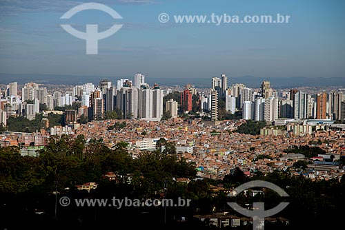  Subject: Paraisopolis slum with the buildings on Giovanni Gronchi Avenue in the background / Place: Paraisopolis neighborhood - Sao Paulo city - Sao Paulo state (SP) - Brazil / Date: 06/2013 