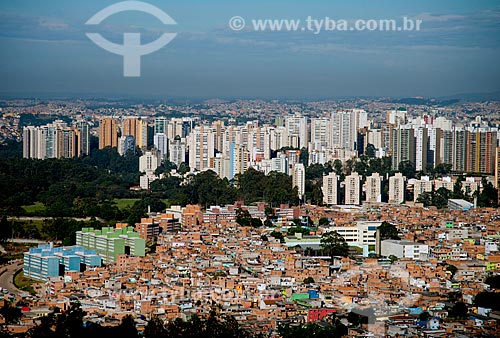  Subject: Paraisopolis slum with the buildings on Giovanni Gronchi Avenue in the background / Place: Paraisopolis neighborhood - Sao Paulo city - Sao Paulo state (SP) - Brazil / Date: 06/2013 