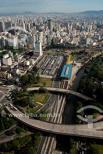  Subject: Aerial view of Viaduct March 25 and Viaduct Antonio Nakashima with Dom Pedro II Park Terminal (1971) and Mercado Terminal in the background / Place: Sao Paulo city - Sao Paulo state (SP) - Brazil / Date: 06/2013 