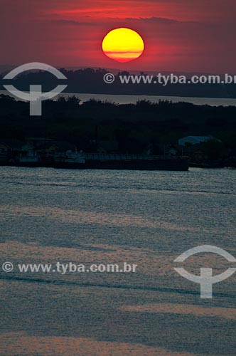  Subject: Sunset at Guiba Lake / Place: Porto Alegre city - Rio Grande do Sul state (RS) - Brazil / Date: 09/2013 