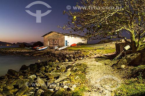  Subject: Boats in front of a boat house at Armacao of Pantano do Sul Beach / Place: Florianopolis city - Santa Catarina state (SC) - Brazil / Date: 08/2013 