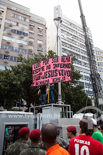  Subject: Poster promoting irreligion - lack, indifference, or not practice a religion - during World Youth Day (WYD) / Place: Copacabana neighborhood - Rio de Janeiro city - Rio de Janeiro state (RJ) - Brazil / Date: 07/2013 