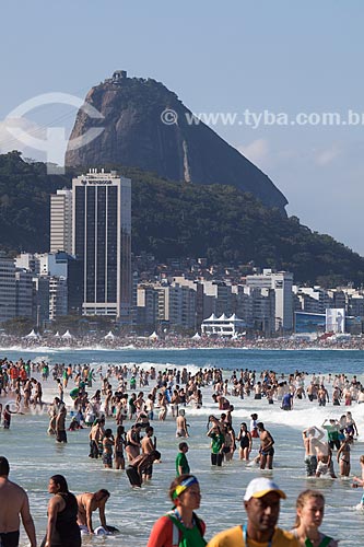  Subject: Pilgrims on Copacabana Beach during the World Youth Day (WYD) with the Sugar Loaf in the background / Place: Copacabana neighborhood - Rio de Janeiro city - Rio de Janeiro state (RJ) - Brazil / Date: 07/2013 