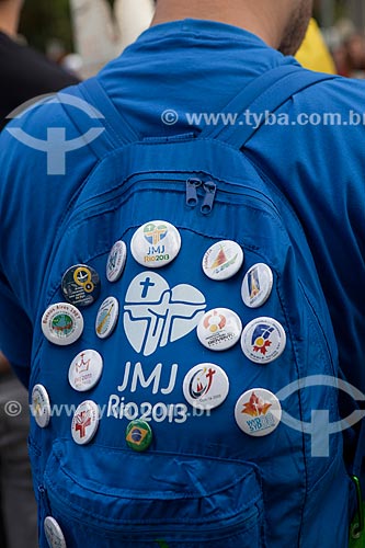  Subject: Backpack with brooches previous editions of the World Youth Day (WYD) / Place: Rio de Janeiro city - Rio de Janeiro state (RJ) - Brazil / Date: 07/2013 