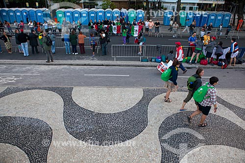  Subject: Pilgrim of World Youth Day (WYD) at boardwalk of Copacabana / Place: Copacabana neighborhood - Rio de Janeiro city - Rio de Janeiro state (RJ) - Brazil / Date: 07/2013 