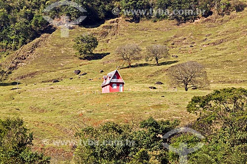  Subject: Little house for children mounted in pasture / Place: Aiuruoca city - Minas Gerais state (MG) - Brazil / Date: 07/2013 
