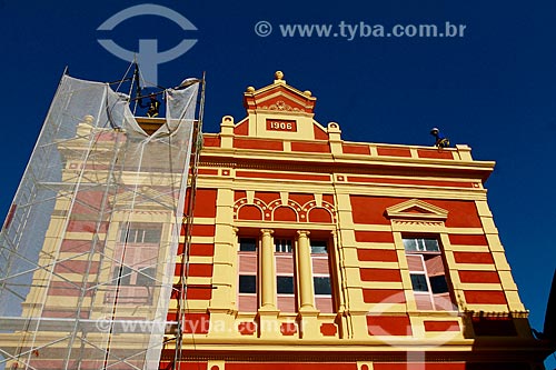  Subject: Work on the facade of Adolpho Lisboa Municipal Market (1883) / Place: Manaus city - Amazonas state (AM) - Brazil / Date: 09/2013 