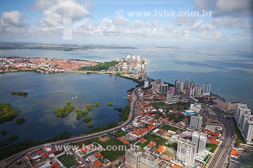  Subject: Aerial view of Holandeses Avenue and Ponta Dareia neighborhood, with Jansen Lagoon on the left and Sao Marcos Beach on the right / Place: Sao Luis city - Maranhao state (MA) - Brazil / Date: 06/2013 