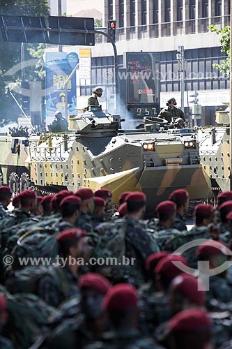  Soldiers of Brazilian Special Operations Brigade - Rapid Action Force Strategic - with armored car in the background during the parade to celebrate the Seven of September at Presidente Vargas Avenue  - Rio de Janeiro city - Rio de Janeiro state (RJ) - Brazil