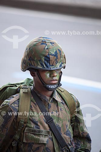  Subject: Army infantry soldier during the parade to celebrate the Seven of September at Presidente Vargas Avenue / Place: City center neighborhood - Rio de Janeiro city - Rio de Janeiro state (RJ) - Brazil / Date: 09/2013 