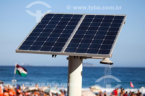  Subject: Solar powered shower at Ipanema Beach - Post 9 / Place: Ipanema neighborhood - Rio de Janeiro city - Rio de Janeiro state (RJ) - Brazil / Date: 09/2013 