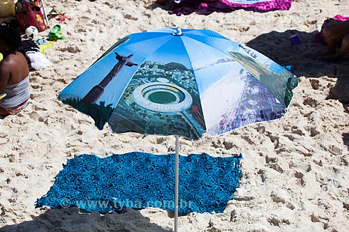  Subject: Sun umbrella and kanga beach at Ipanema Beach / Place: Ipanema neighborhood - Rio de Janeiro city - Rio de Janeiro state (RJ) - Brazil / Date: 09/2013 