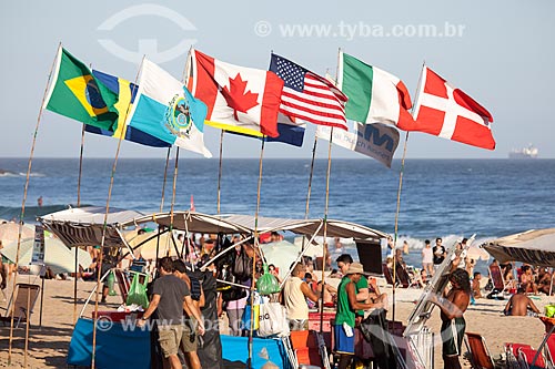 Subject: Street vendor tent at Arpoador Beach / Place: Ipanema neighborhood - Rio de Janeiro city - Rio de Janeiro state (RJ) - Brazil / Date: 09/2013 