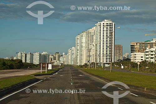  Subject: Empty street and buildings in the background / Place: Punta Del Este city - Maldonado Department - Uruguay - South America / Date: 09/2013 
