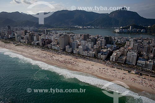  Subject: Aerial photo of Ipanema Beach near to Joana Angelica Street with the Rodrigo de Freitas Lagoon in the background / Place: Ipanema neighborhood - Rio de Janeiro city - Rio de Janeiro state (RJ) - Brazil / Date: 04/2011 