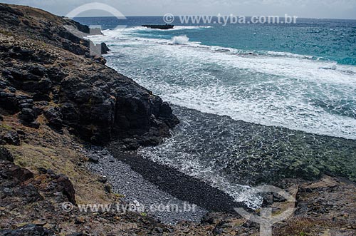 Subject: Stone beach of Caieira bay / Place: Fernando de Noronha Archipelago - Pernambuco state (PE) - Brazil / Date: 10/2013 