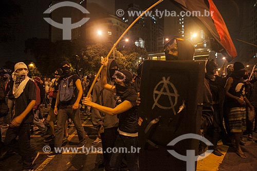  Subject: Masked protesters at Rio Branco Avenue / Place: City center neighborhood - Rio de Janeiro city - Rio de Janeiro state (RJ) - Brazil / Date: 10/2013 