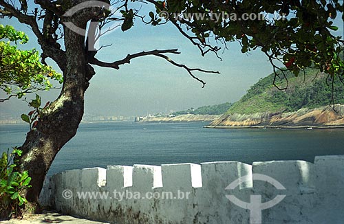  Subject: View of Santa Cruz Fortress (1612) from Imbui Fort (1863) / Place: Niteroi city - Rio de Janeiro state (RJ) - Brazil / Date: 2002 