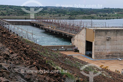  Subject: Dissipation basin and substation - Ilha Solteira hydroelectric power plant / Place: Ilha Solteira city - São Paulo state (SP) - Brazil / Date: 10/2013 