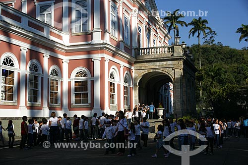  Children in entrance of the Imperial Museum in Petropolis  - Petropolis city - Rio de Janeiro state (RJ) - Brazil