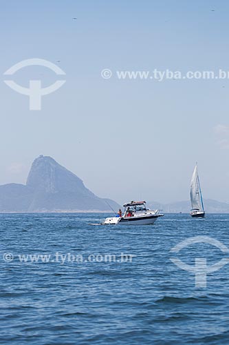  Subject: Motorboat and sailing ship near to Natural Monument of Cagarras Island with the Sugar Loaf in the background / Place: Rio de Janeiro city - Rio de Janeiro state (RJ) - Brazil / Date: 11/2013 