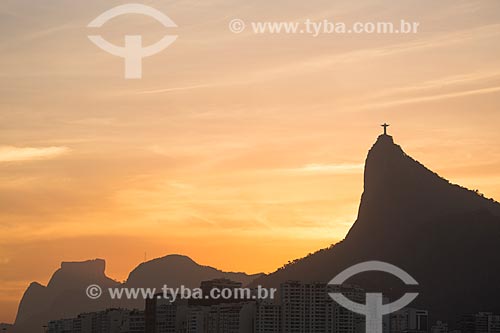  Subject: View of sunset - Christ the Redeemer (1931) with the Rock of Gavea in the background / Place: Rio de Janeiro city - Rio de Janeiro state (RJ) - Brazil / Date: 11/2013 
