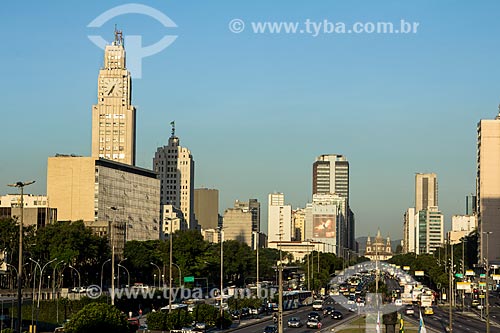  Subject: Presidente Vargas Avenue (1944) with Nossa Senhora da Candelaria Church in the background / Place: City center - Rio de Janeiro city - Rio de Janeiro state (RJ) - Brazil / Date: 11/2013 