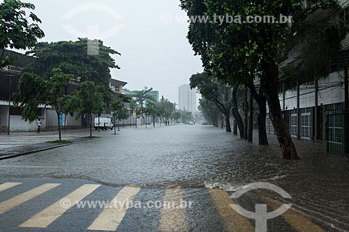  Subject: Professor Eurico Rabelo street during flood / Place: Maracana neighborhood - Rio de Janeiro city - Rio de Janeiro state (RJ) - Brazil / Date: 12/2013 