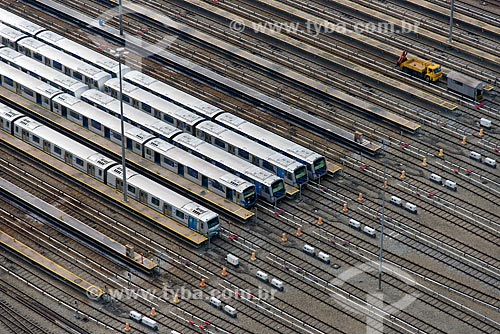  Subject: Aerial view of trains in Itaquera terminal the Metro / Place: Sao Paulo city - Sao Paulo state (SP) - Brazil / Date: 10/2013 