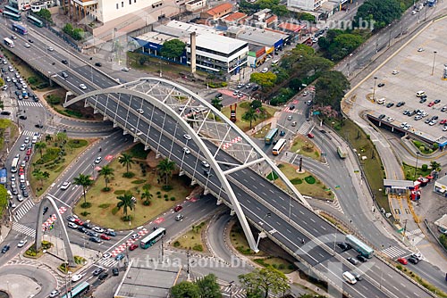  Subject: Aerial view of the metallic bridge Reynaldo de Oliveira on Autonomistas Avenue / Place: Osasco city - Sao Paulo state (SP) - Brazil / Date: 10/2013 