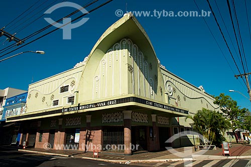  Subject: Cine Vera Cruz opened in 1948 - after 1981 became Cine Teatro Vera Cruz / Place: Uberaba city - Minas Gerais state (MG) - Brazil / Date: 10/2013 