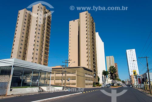  Subject: Buildings in Leopoldino de Oliveira Avenue / Place: Uberaba city - Minas Gerais state (MG) - Brazil / Date: 10/2013 