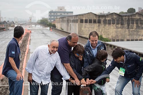  Authorities activating the detonator for implosion of the first stretch of Perimetral High - from left to right: Adilson Pires (Deputy Mayor), Luiz Fernando de Souza 