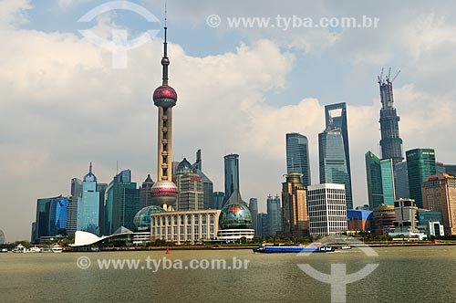  Subject: View of The Pudong District - Highlight for Oriental Pearl TV Tower / Place: Shanghai - China - Asia / Date: 04/2013 