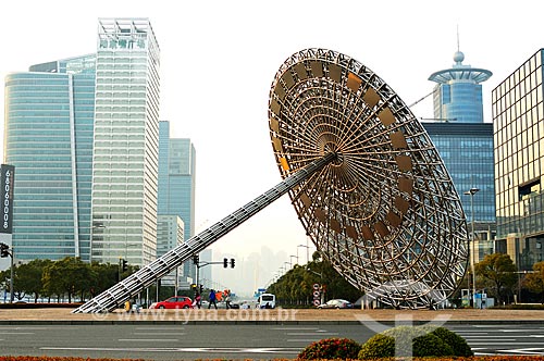  Subject: The Oriental Light sculpture - sundial made of stainless steel tubes based on an idea by french architect Jean Marie Charpentier / Place: Shanghai - China - Asia / Date: 02/2013 