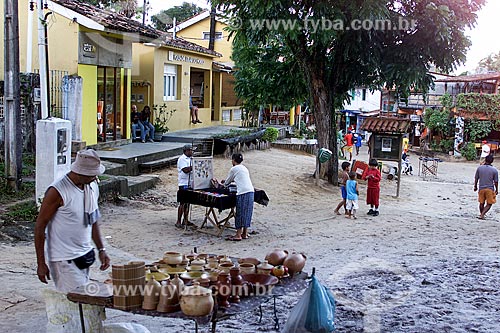  Subject: Handicrafts on sale - Aureliano Lima Square / Place: Cairu city - Bahia state (BA) - Brazil / Date: 04/1991 