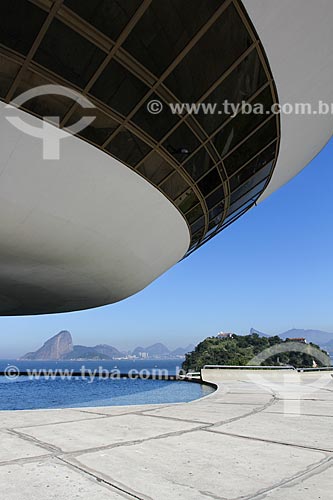  Subject: Niteroi Contemporary Art Museum (1996) with the Sugar loaf in the background / Place: Boa Viagem neighborhood - Niteroi city - Rio de Janeiro state (RJ) - Brazil / Date: 08/2013 