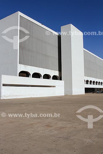  Subject: National Library of Brasilia facade (2006) - part of the Joao Herculino Cultural Complex of the Republic / Place: Brasilia city - Distrito Federal (Federal District) - Brazil / Date: 08/2013 