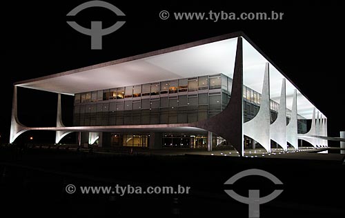  Subject: Palacio do Planalto (Planalto Palace) - headquarters of government of Brazil - at night / Place: Brasilia city - Distrito Federal (Federal District) - Brazil / Date: 08/2013 