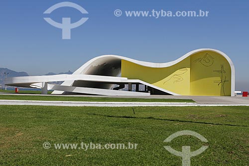  Subject: Popular Theater of Niteroi (2007) - also known as Oscar Niemeyer Popular Theater - part of the Caminho Niemeyer (Niemeyer Way) / Place: Niteroi city - Rio de Janeiro state (RJ) - Brazil / Date: 08/2013 