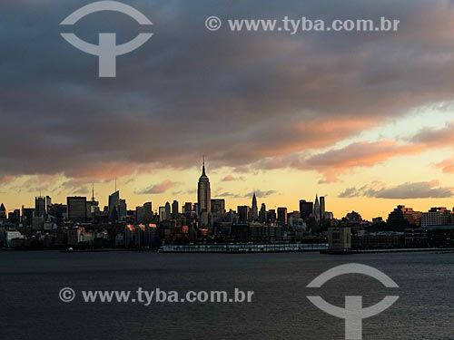  Subject: View of Manhattan at dawn with the Empire State Building (1931) / Place: New York city - United States of America - North America / Date: 11/2013 