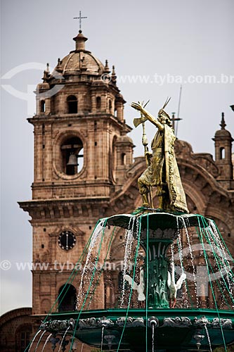  Subject: Fountain with El Monumento a Pachacutec (Monument to Pachacuti) - important Inca ruler - with the Iglesia de la Compania de Jesus Church (Jesus Society Church) in the background / Place: Cusco city - Peru - South America / Date: 12/2011 