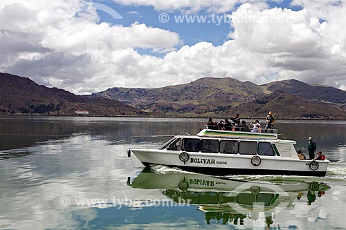  Subject: Motorboat - Titicaca Lake / Place: Bolivia - South America / Date: 01/2012 