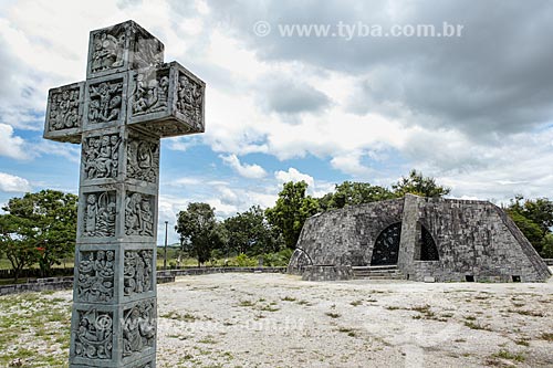  Subject: Cross with Menino Jesus Chapel (Jesus Boy Chapel) - also knows as Church of Stone - in the background / Place: Itapetinga city - Bahia state (BA) - Brazil / Date: 01/2014 